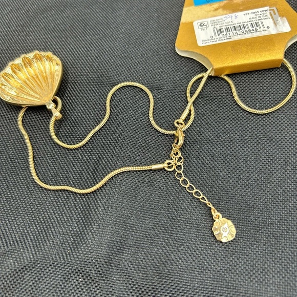 NWT Monet GOLD TONE SHELL PENDANT - Picture 6 of 7